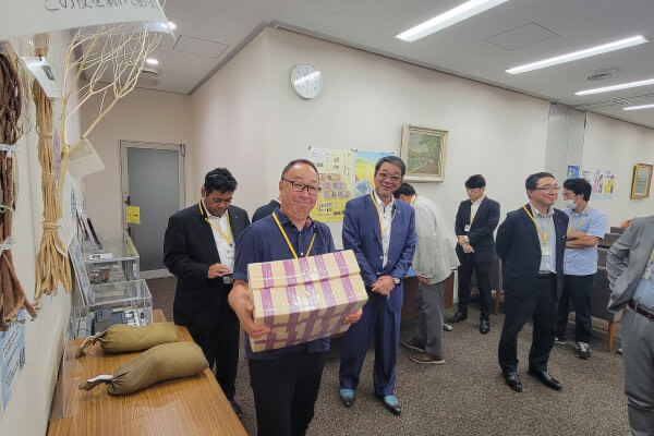 職業奉仕活動 職場訪問の様子